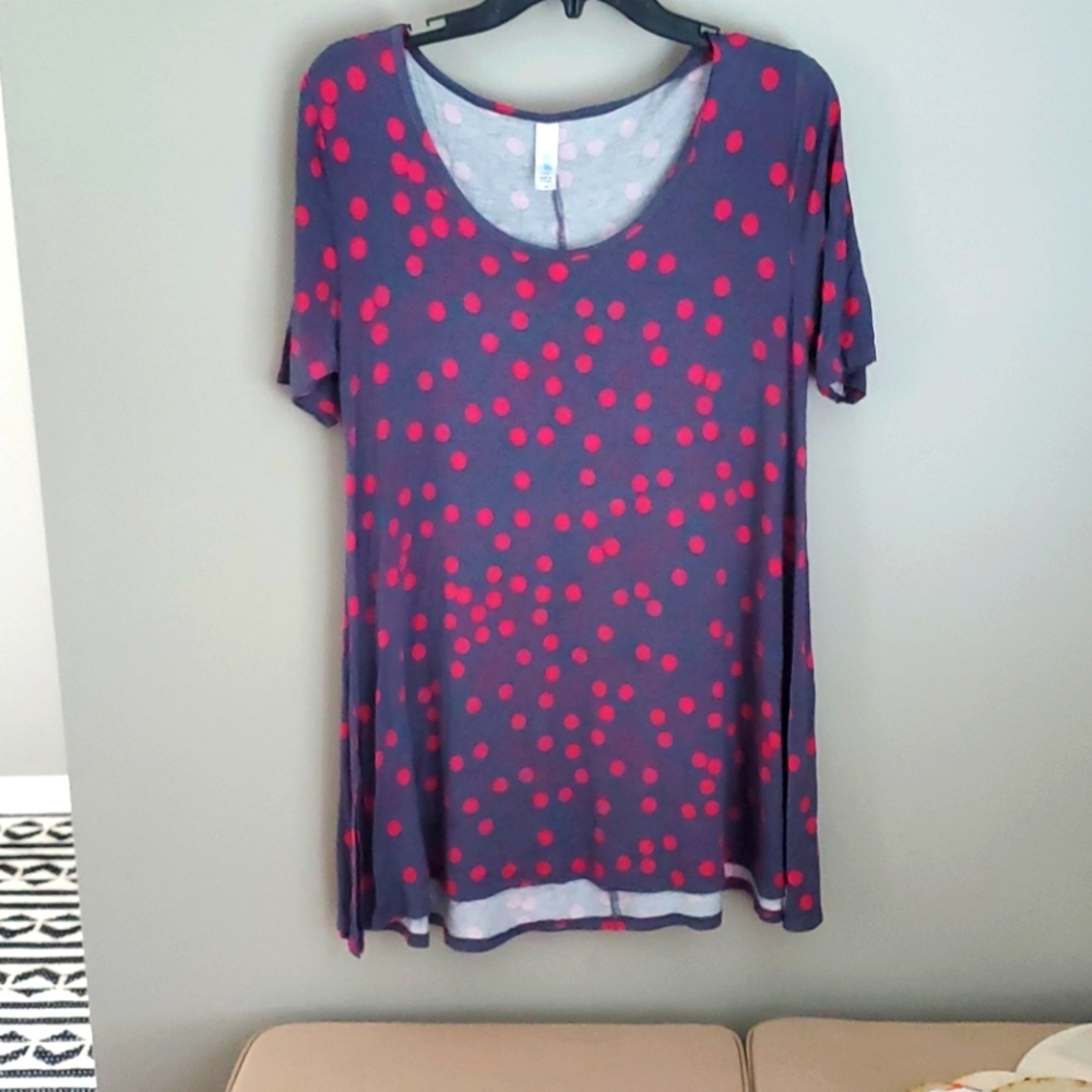 LuLaRoe dotty perfect t-shirt